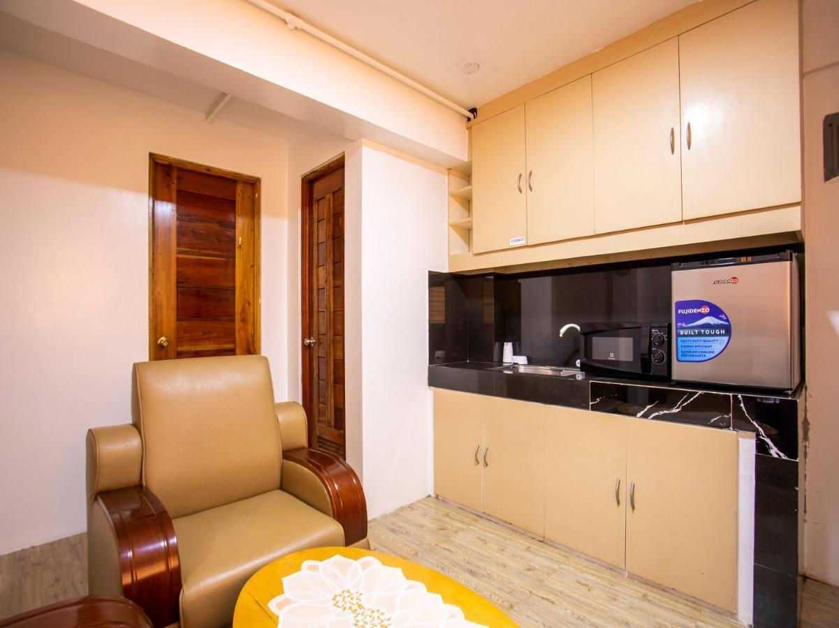 Capital O 806 Pattaui Residences Taguig Exterior photo